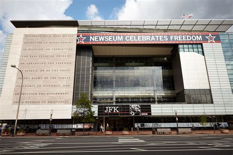 The Newseum Opened As The Journalism Industry Tanked No Wonder Its In