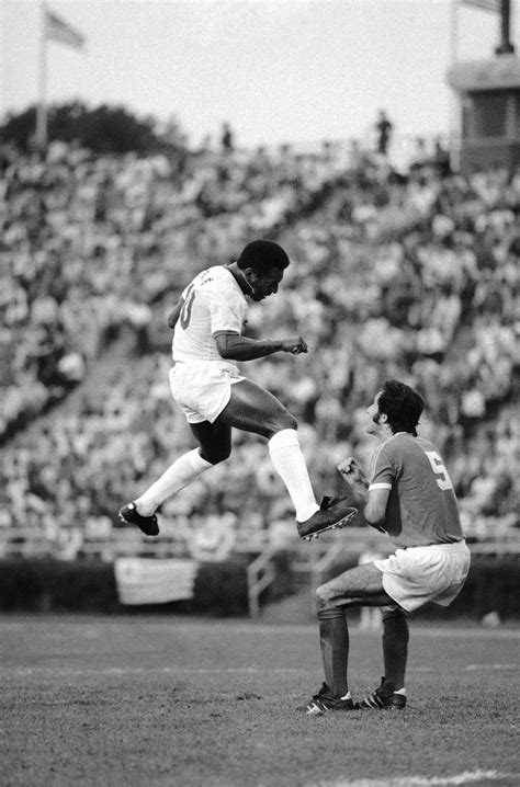 Pelé Brazils Mighty King Of ‘beautiful Game Passes Away The Hindu