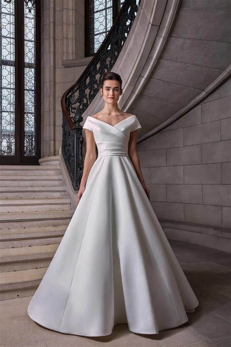 simple-silk-ball-gown-wedding-dress-kleinfeld-bridal