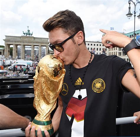 Dünya Kupası Mesut Özil Mos On Twitter Michel Platini To Mesut Ozil