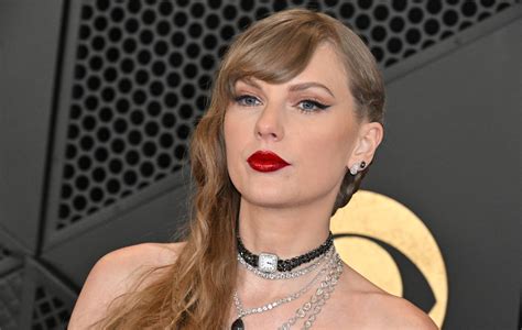 Taylor Swift Threatens Legal Action Against Babe Who Tracks Her Jet