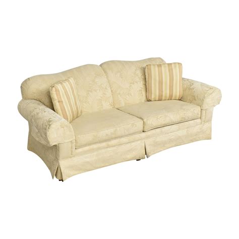 Broyhill Furniture Two Cushion Sofa 88 Off Kaiyo