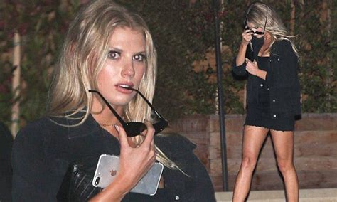 Charlotte Mckinney Flaunts Her Impossible Long Legs Charlotte Mckinney Impo Blonde Beauty