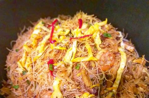 I adapted the recipe from yummy bakes for the simple ingredients. A Mee Siam Recipe When You Miss Mom - Butterkicap