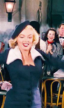 Marilyn Monroe Hunts GIF Find Share On GIPHY Marilyn Monroe Gif