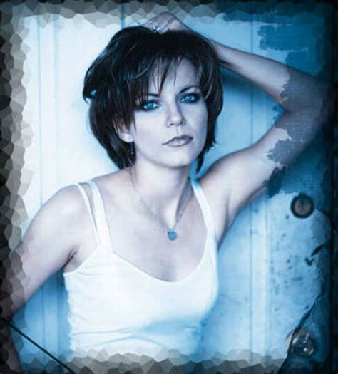 Martina Mcbride Made Her Debut In 1992 With The Release Of Her Photo