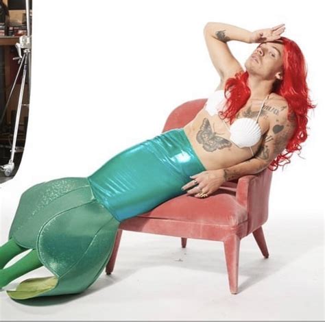Pop Crave On Twitter Photos Of Harry Styles Dressed As Ariel From ‘the Little Mermaid’ Have