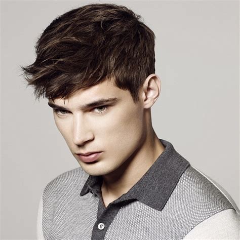 The hairstyle could have made a sort of a good boy out of him, but the shattered finish made the right emphasis on the neat roughness that is welcomed in a simple elongated short mens haircut for thick hair is optimal for him. Mens-Hairstyles-for-Thick-Hair | Men Hairstyles Mag ...