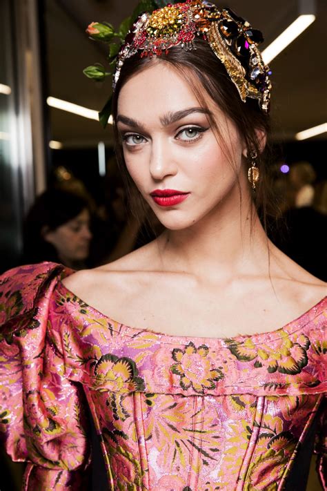 Zhenya Katava Beauty At Dolce And Gabbana Spring 2017 Milan Fashion