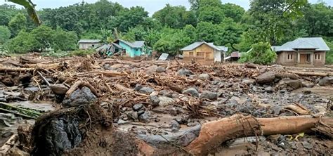 Indonesia Landslides Floods Kill 41 People Dozens Missing Anews