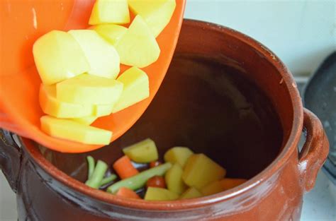 8 varietà italiane di lenticchie. Zuppa di lenticchie e patate: la ricetta del piatto caldo ...