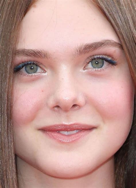 Ellie Fanning Dakota And Elle Fanning Red Hair Blue Eyes Close Up Faces Face Treatment