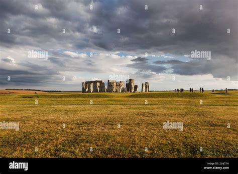 Sunset In Stonehenge Wiltshire England Stock Photo Alamy