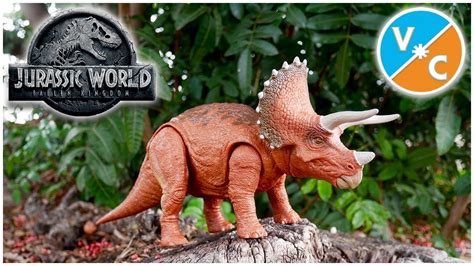 Mattel Jurassic World Roarivores Triceratops Review Youtube