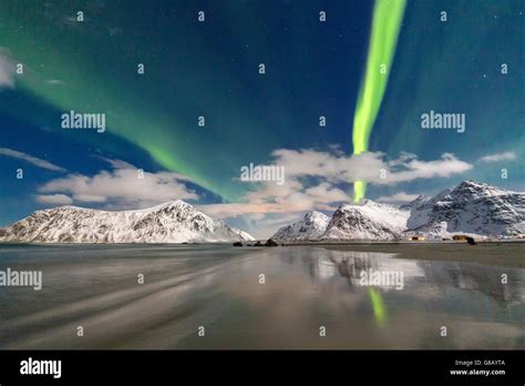 Lofoten Islands Northern Lights Hi Res Stock Photography And Images Alamy