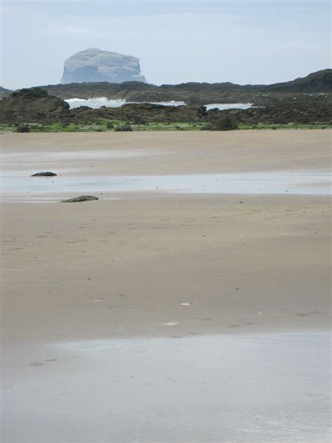Bass Rock The Bass Rock From A Beach At North Berwick Sco Flickr