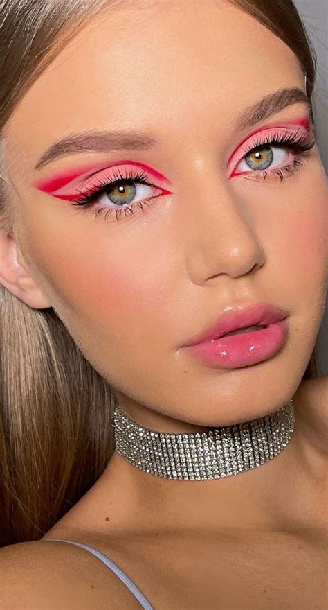 35 Cool Makeup Looks Thatll Blow Your Mind Pink And Red Look