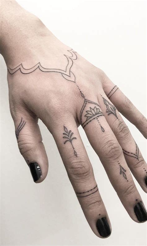 As 100 Melhores Tatuagens nas mãos da internet Femininas e Masculinas