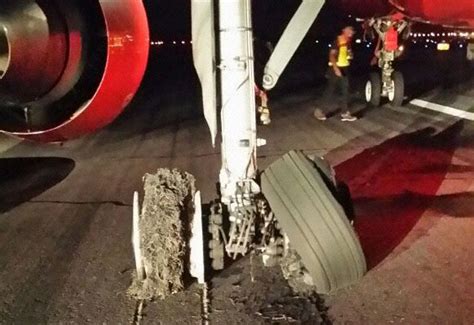 Incident Airasia A320 At Kuala Lumpur On Dec 21th 2016 Burst Both