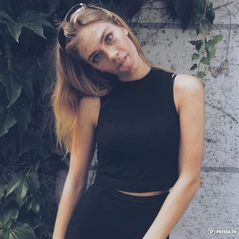 Густо усыпанная веснушками Instagram модель из Германии Swantje Paulina