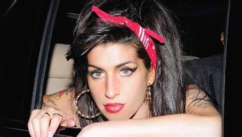 Amy Winehouse El Sorprendente Antes Y Después De La Intérprete De Rehab Fotos Sonica