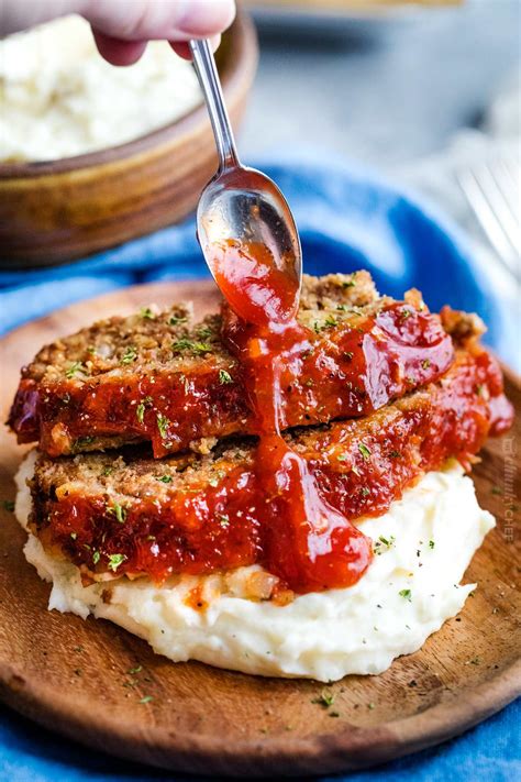 Combine ground beef, bread crumbs, 1/2 cup ketchup, onion, egg, worcestershire, garlic, thyme, pepper and salt in large bowl, mixing lightly but thoroughly. 2 Lb Meatloaf Recipe - 2 Lb Meatloaf Recipe With Bread ...