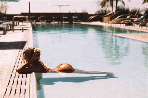 Wallpaper Ass Tanned Swimming Pool Bikini Wet Body Blonde