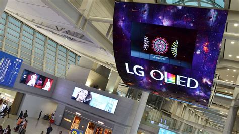 Lg Debuts Worlds Largest Oled Screen T3