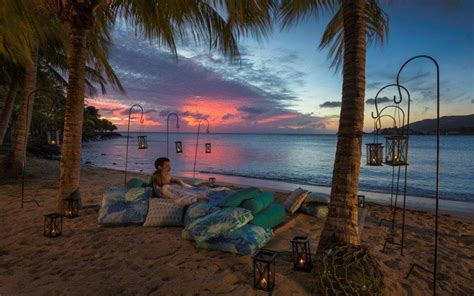 15 Amazingly Romantic Mini Moon Getaways For Newlyweds Beach Honeymoon Destinations Romantic
