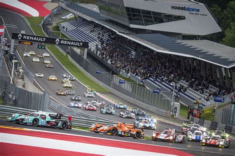 Zit je hier (eventueel) droog of (eventueel) in de schaduw? RED BULL RING Fahrplan 2017 ist fixiert - Event