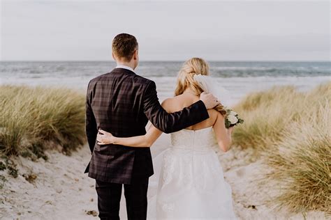 Der ultimative guide für eure hochzeitskleider. Standesamtliche Strandhochzeit in Dierhagen ...