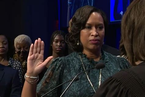 For 3rd Time Muriel Bowser Is Sworn In As Dc Mayor Wtop News