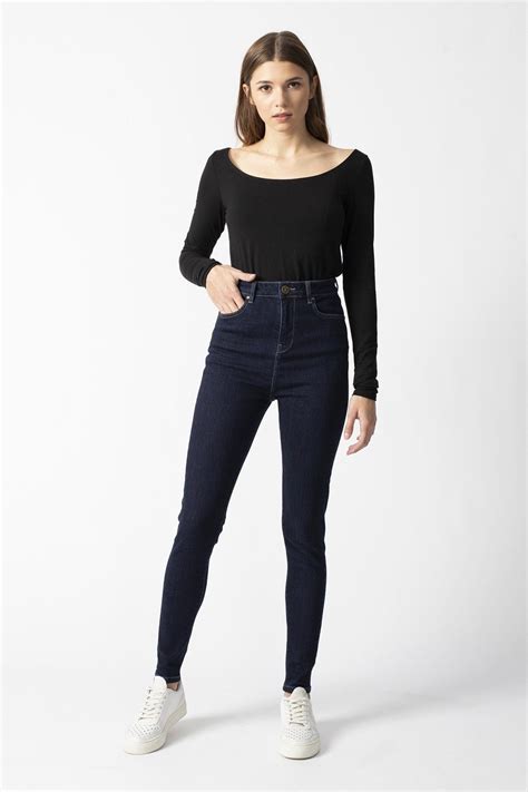organic cotton carrie rinse jeans by ucm on komodo