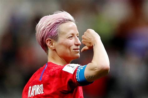 Megan rapinoe is 36 years old (05/07/1985) and he is 170cm tall. Mondiale femminile 2019 protesta Rapinoe contro Trump ...
