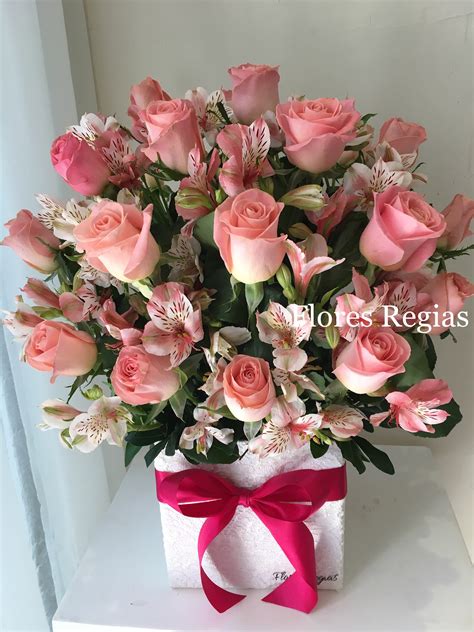 Caja De Regalo Con 24 Rosas Rosas Flores Regias