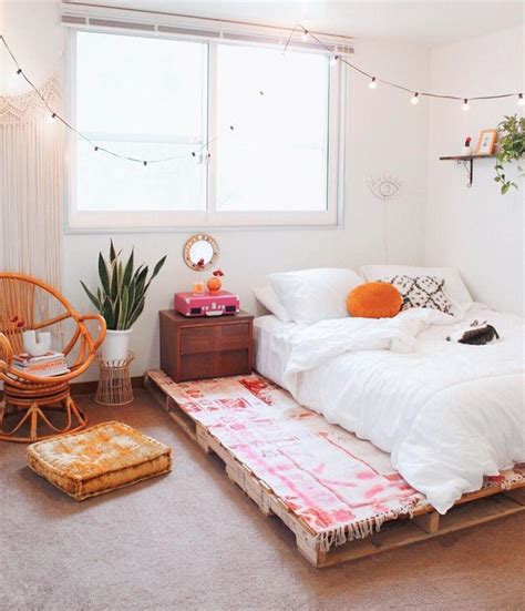 See what urban outfitters room (vamplove18) has discovered on pinterest, the world's biggest collection of ideas. Urban Outfitters Bedroom Aesthetic & Urban Outfitters ...
