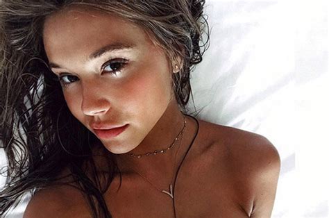 Alexis Ren Instagram Buxom Babe Flashes Naked Body In Sexy Stripteases