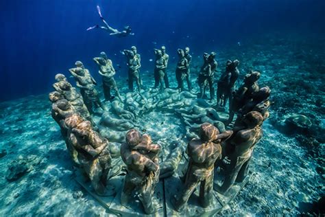Bask Nest Underwater Sculpture By World Renowned Jason Decaires