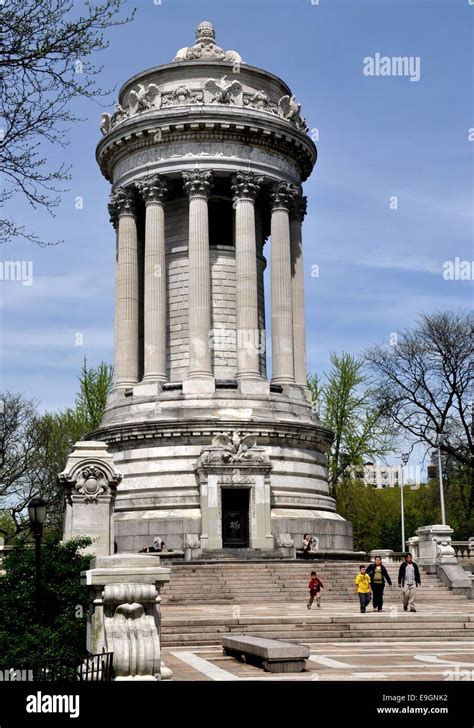 Nyc The Soldiers And Sailors Monument At Riverside Drive And West 88th
