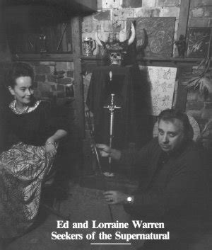 The warrens began giving lectures because, according to the demonologist , there was a growing interest in the occult in the late 1960s, and many of the people they saw affected by dark phenomena were college students. Ed y Lorraine Warren - Marcianos