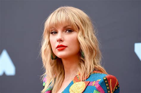 13 Iconic Taylor Swift Songs She Should Be Able To Perform At This Year