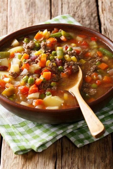 Soup is my favorite thing to eat this time of year, but it's not always enough to make a complete meal. Easy Vegetable Beef Soup - The Weary Chef