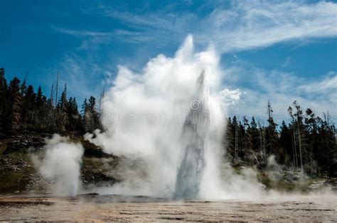 Grand Geyser Yellowstone National Park Stock Image Image Of Park