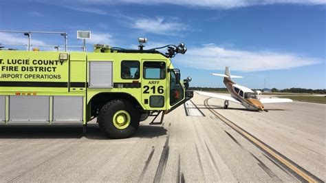 Small Plane Makes Emergency Landing At St Lucie Airport Wpec