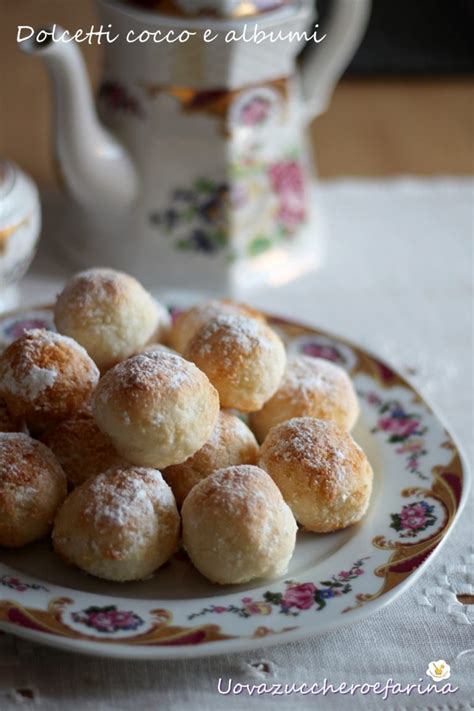 Albumi d'uovo da solo non aggiungere colore, agire come un emulsionante o fornire notevole albumi d'uovo può essere utilizzato al posto di uova intere in alcune situazioni, ma non quando. Dolcetti cocco e albumi una ricetta facile e veloce per ...