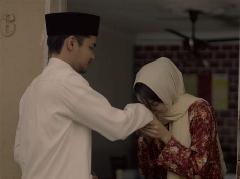 Kolam ini rasanya lebih manis dari madu, warnanya putih lebih putih dari susu. Surah Al Kautsar, Rezeki Mencurah Dan Hati Dilembutkan ...