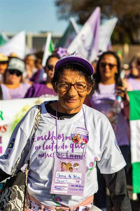 Marcha Das Margaridas Cem Mil Mulheres Trabalhadoras Rurais Protestam Em Brasília Revista