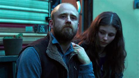 Will (ben foster) and his teenage daughter, tom (thomasin harcourt mckenzie), have lived off the grid for years in the forests of portland, oregon. Leave No Trace Reviews - Metacritic