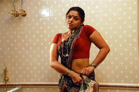 Swathi Verma Tamil Mallu Aunty New Hot Sexy Pics Photos Sareesstills
