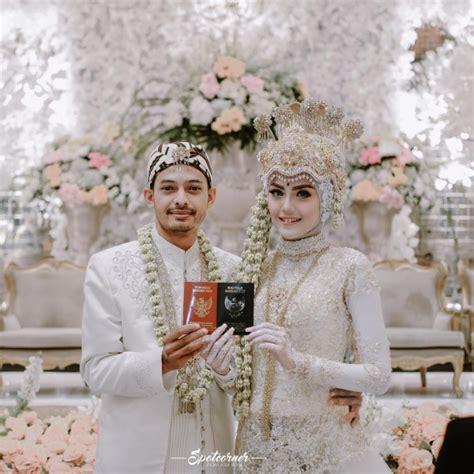 Prewedding adat jawa hijab outdoor dengan gaya foto prewedding outdoor dan foto prewedding polisi dan polwan.terima kasih kepada kak nonie & kak arie yang. Gambar Foto Pengantin Adat Sunda Telp 0812 1038 6727 ...